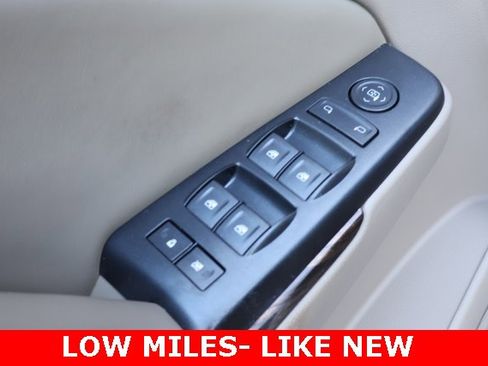 Used 2015 GMC Yukon SLE w/ Convenience Package image 10