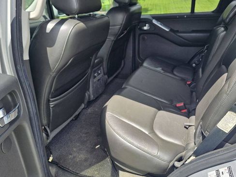 Used 2008 Nissan Pathfinder SE w/ Leather Pkg AWD/4WD image 17