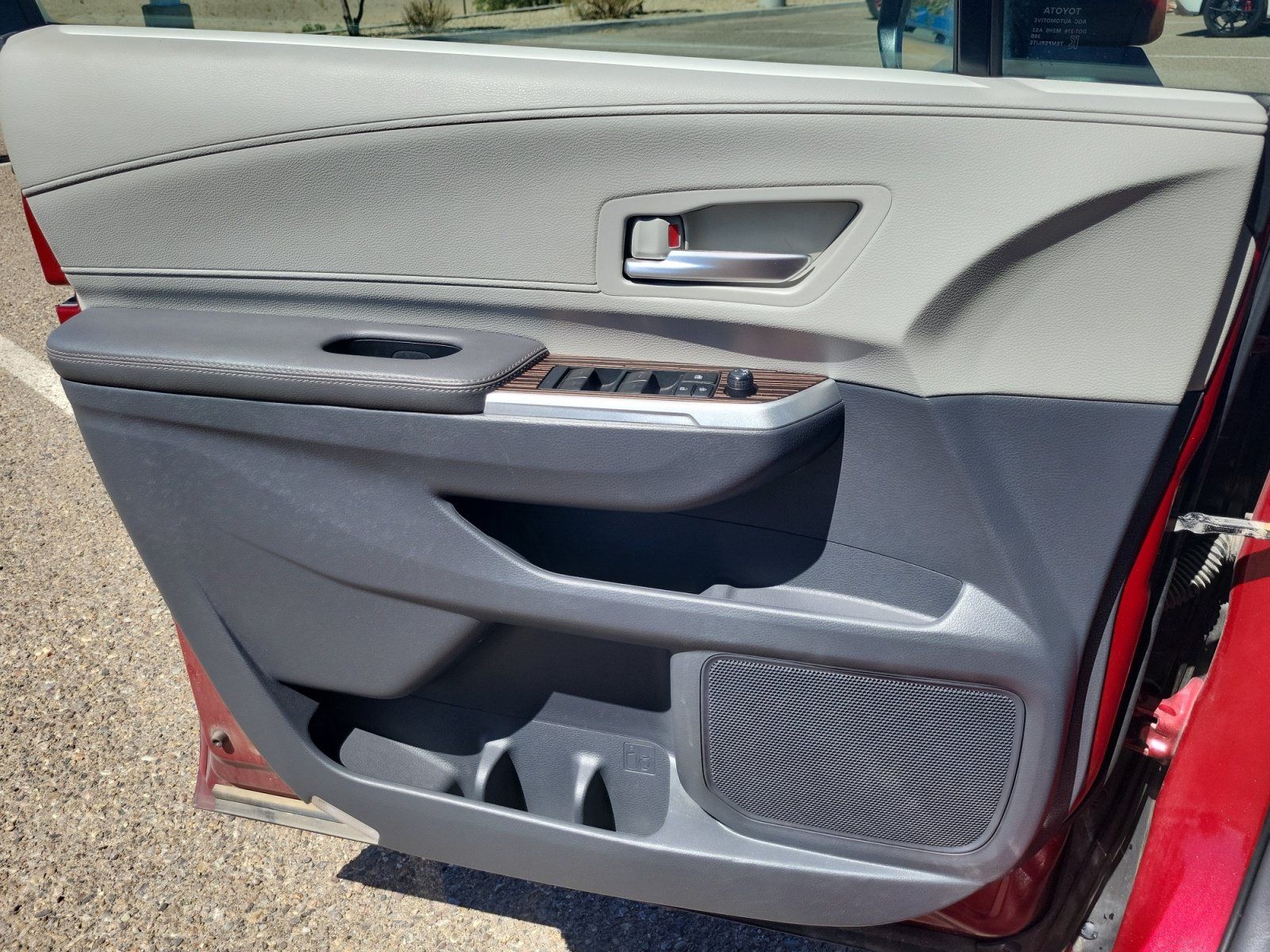 Certified 2023 Toyota Sienna XLE FWD image 17