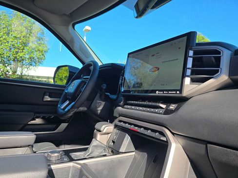 Used 2024 Toyota Tundra Limited image 10