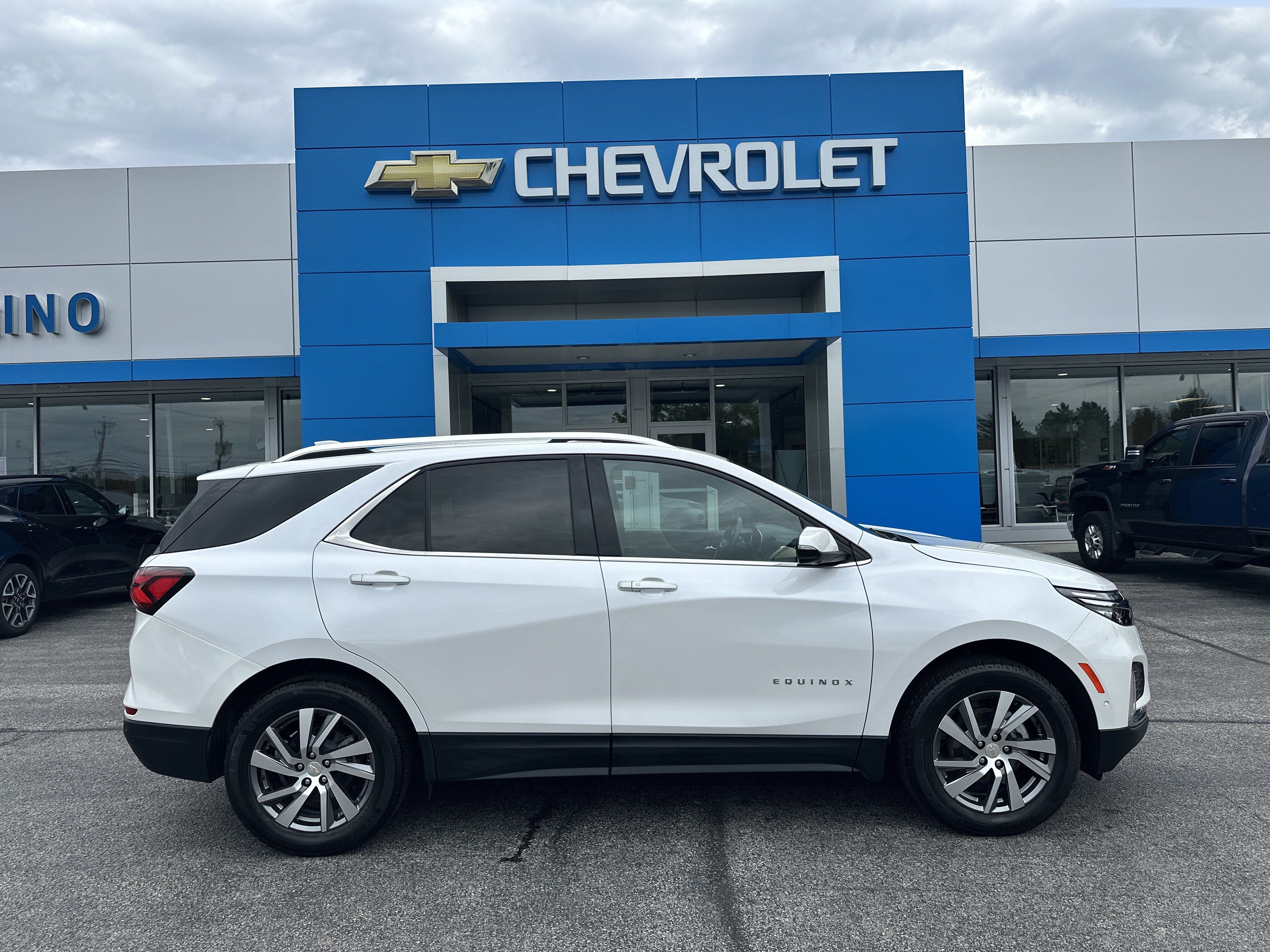 Certified 2024 Chevrolet Equinox Premier AWD/4WD image 1