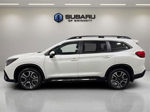 Used 2023 Subaru Ascent Limited image 2
