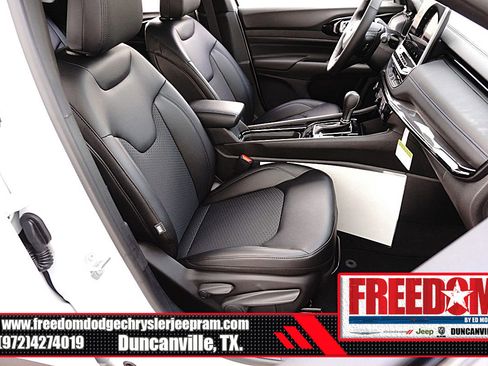 New 2026 Jeep Compass Latitude image 15