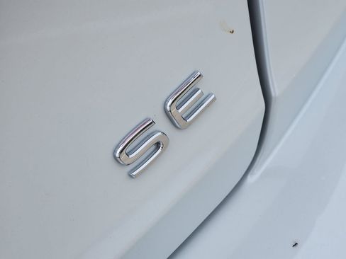 New 2026 Volkswagen Jetta SE FWD image 8