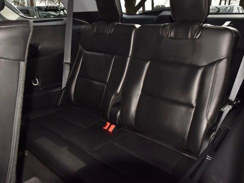 Used 2023 Ford Explorer XLT w/ Equipment Group 202A image 15