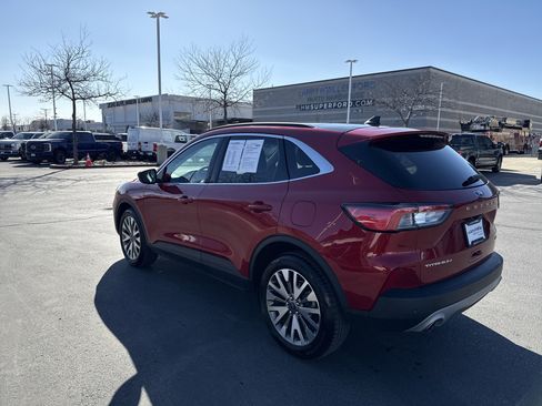 Certified 2022 Ford Escape Titanium image 3