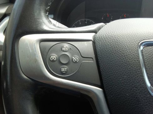 Used 2019 GMC Acadia SLE FWD image 23