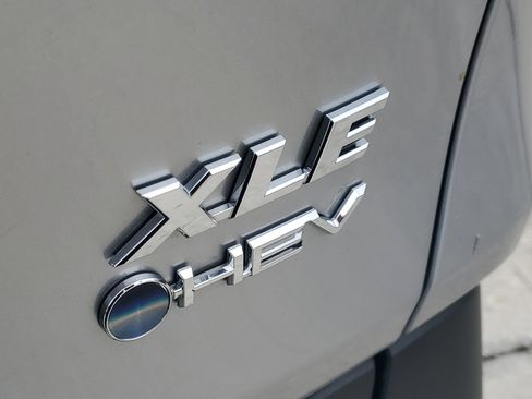 Certified 2025 Toyota RAV4 XLE image 9