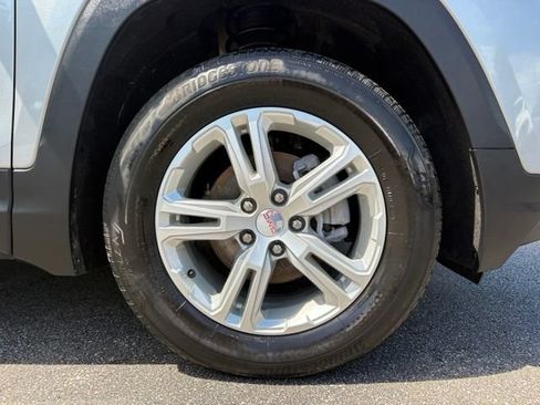 Used 2023 GMC Terrain SLE w/ Driver Convenience Package AWD/4WD image 18