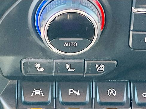 Used 2021 Chevrolet Silverado 1500 High Country w/ Technology Package image 21