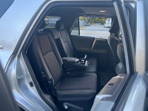 Used 2013 Toyota 4Runner SR5 w/ Convenience Pkg image 18