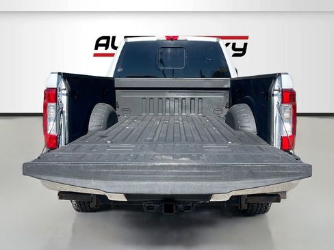 Used 2017 Ford F250 Lariat w/ Lariat Value Package image 26