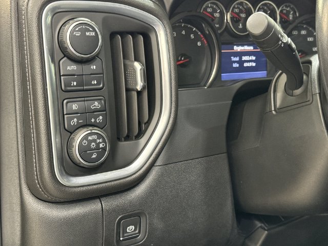 Used 2020 Chevrolet Silverado 1500 LT Trail Boss AWD/4WD image 34