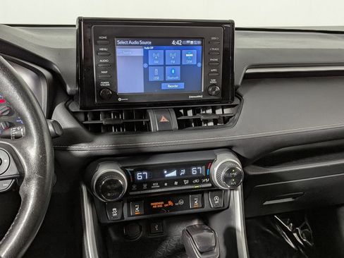 Used 2020 Toyota RAV4 XLE w/ Convenience Package AWD/4WD image 25