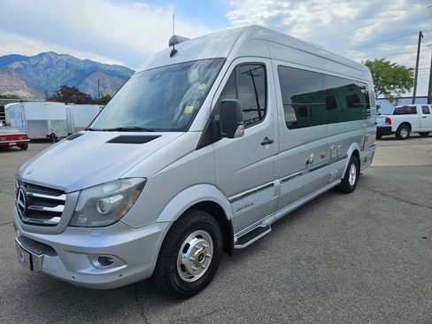 Used 2014 Mercedes-Benz Sprinter 3500 image 2