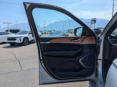 Used 2024 Jeep Grand Cherokee L Summit AWD/4WD image 11