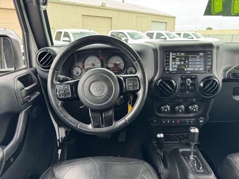Used 2016 Jeep Wrangler Unlimited Sahara AWD/4WD image 23