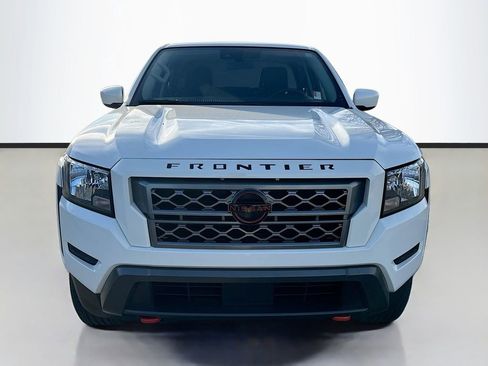 Used 2023 Nissan Frontier SV w/ Technology Package image 2