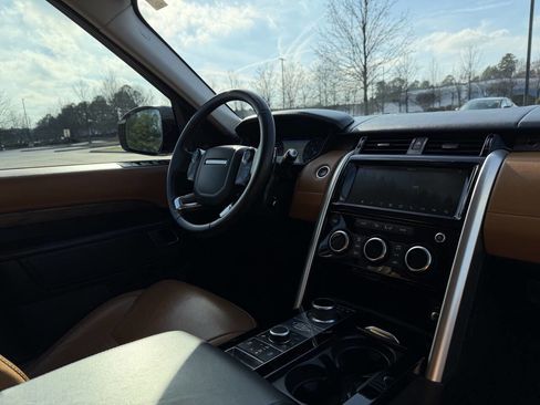 Used 2019 Land Rover Discovery HSE Luxury image 18