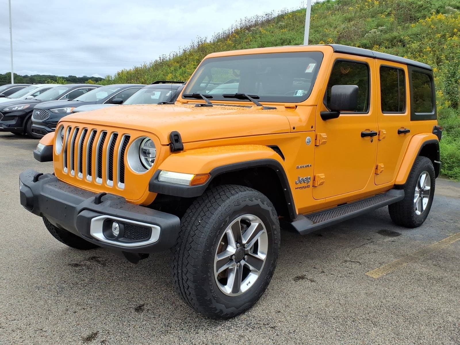 Used 2021 Jeep Wrangler Unlimited Sahara w/ Uconnect 4C Nav & Sound Group AWD/4WD image 3