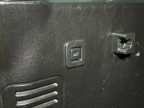 Used 2015 Ford Expedition EL Platinum image 18