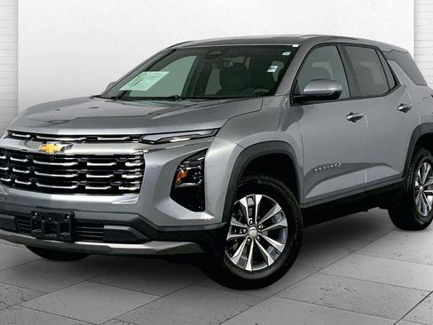 Used 2025 Chevrolet Equinox LT image 12