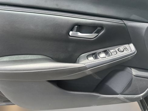 Used 2024 Nissan Sentra SV FWD image 16