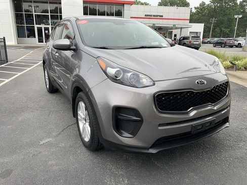 Used 2019 Kia Sportage LX FWD image 2