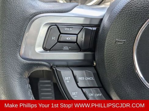 Used 2021 Ford Mustang Convertible RWD image 21