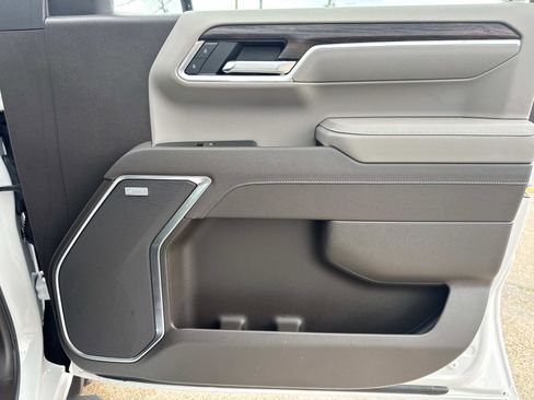 Used 2025 GMC Sierra 1500 SLT w/ SLT Premium Package image 13