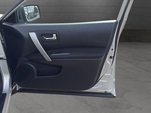 Used 2011 Nissan Rogue SV image 15