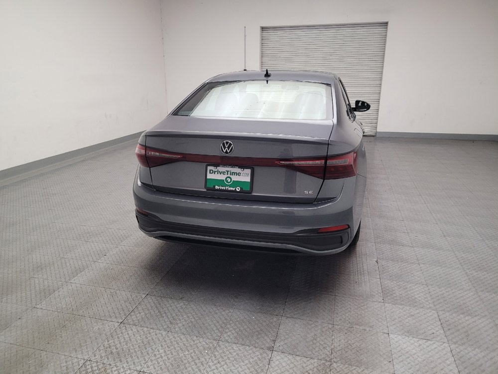 Used 2025 Volkswagen Jetta SE FWD image 7