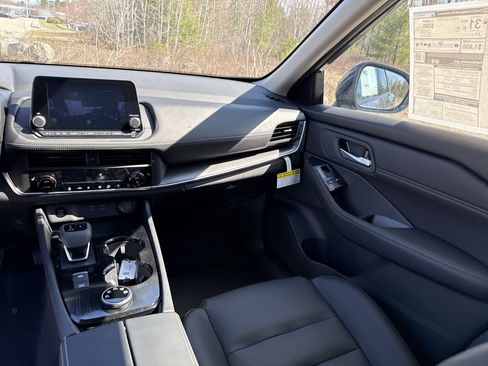 New 2026 Nissan Rogue SV AWD/4WD image 19