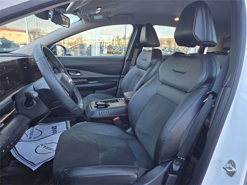 Used 2024 Nissan Ariya AWD image 22