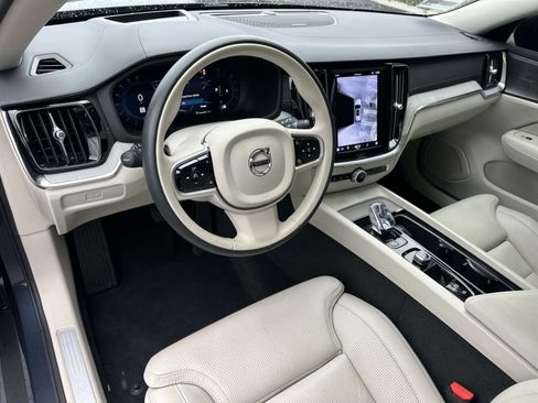 Certified 2025 Volvo V60 B5 Cross Country Ultra w/ Protection Package Premier image 9
