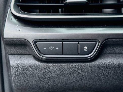 Certified 2025 Kia Carnival SX FWD image 13