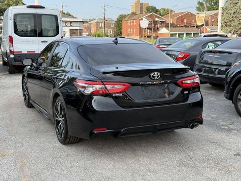Used 2018 Toyota Camry SE w/ Audio Package FWD image 5