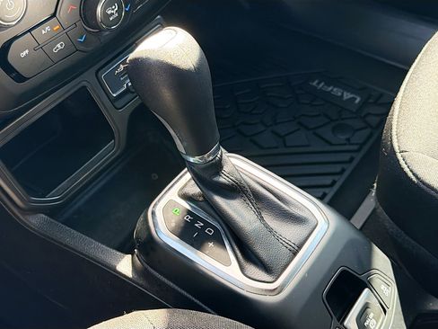 Used 2020 Jeep Renegade Latitude image 27