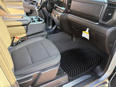 Used 2025 Chevrolet Silverado 1500 LT AWD/4WD image 25