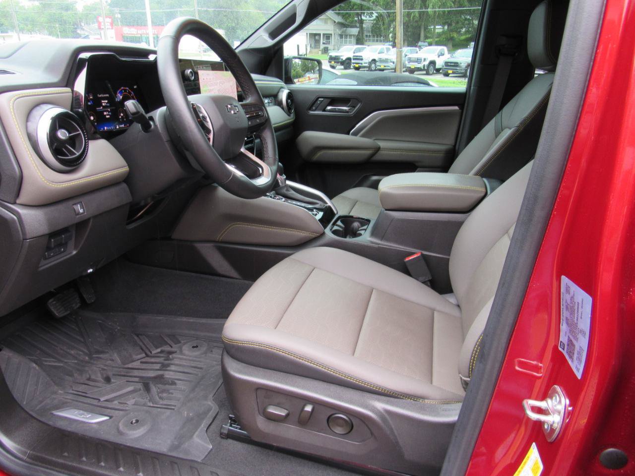 Used 2024 Chevrolet Colorado ZR2 w/ ZR2 Convenience Package III AWD/4WD image 17