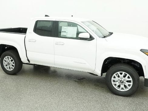 New 2026 Toyota Tacoma SR5 AWD/4WD image 12