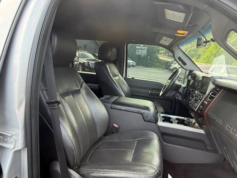 Used 2014 Ford F250 Lariat w/ Lariat Interior Package image 65