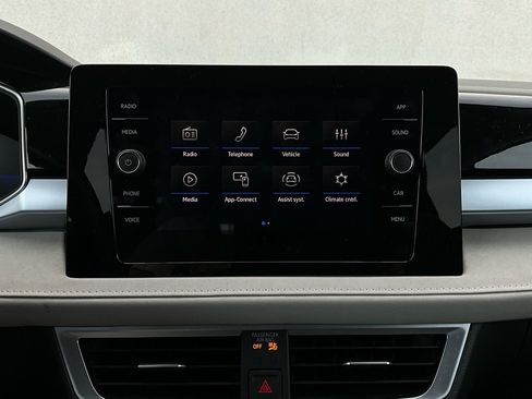 Used 2025 Volkswagen Taos SE image 30