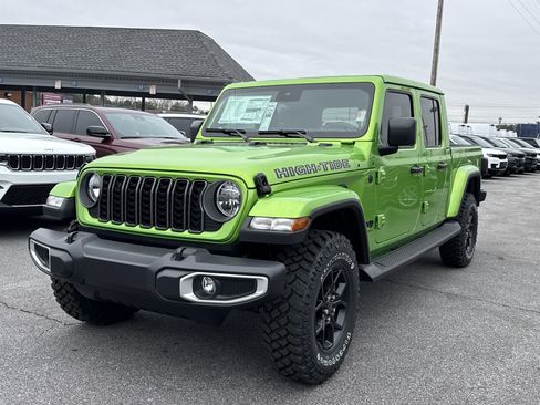 New 2025 Jeep Gladiator Sport image 2