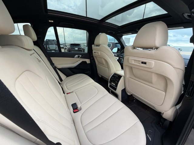Used 2021 BMW X5 sDrive40i w/ Convenience Package RWD image 17