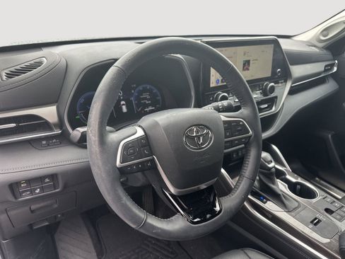 Used 2023 Toyota Highlander Limited AWD/4WD image 11