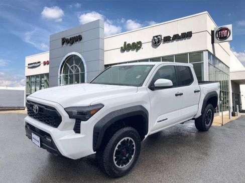 Used 2024 Toyota Tacoma SR5 image 4
