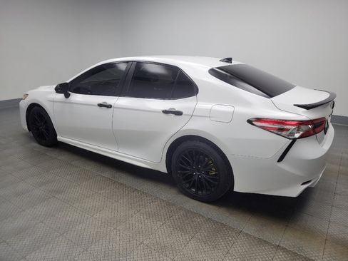 Used 2020 Toyota Camry SE image 3