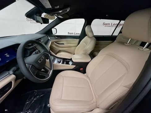 Used 2023 Jeep Grand Cherokee L Limited w/ Luxury Tech Group II image 24