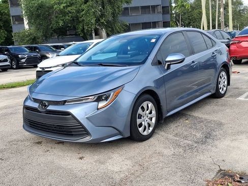 Used 2025 Toyota Corolla LE FWD image 2